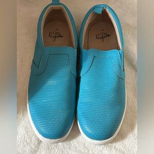 Monkey Feet Size 42 / 11 Teal sneakers / slip on
